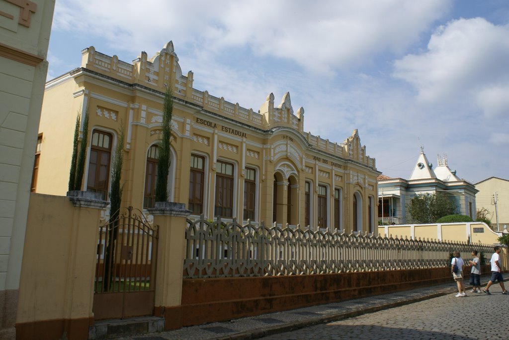 Escola - Sao Joao Del Rei by Fernando Bezerra