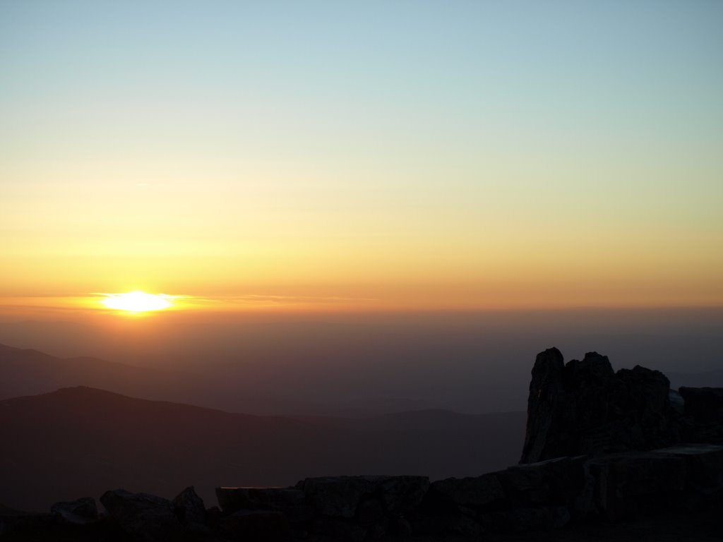 Atardecer en la Peña de Francia by luis444