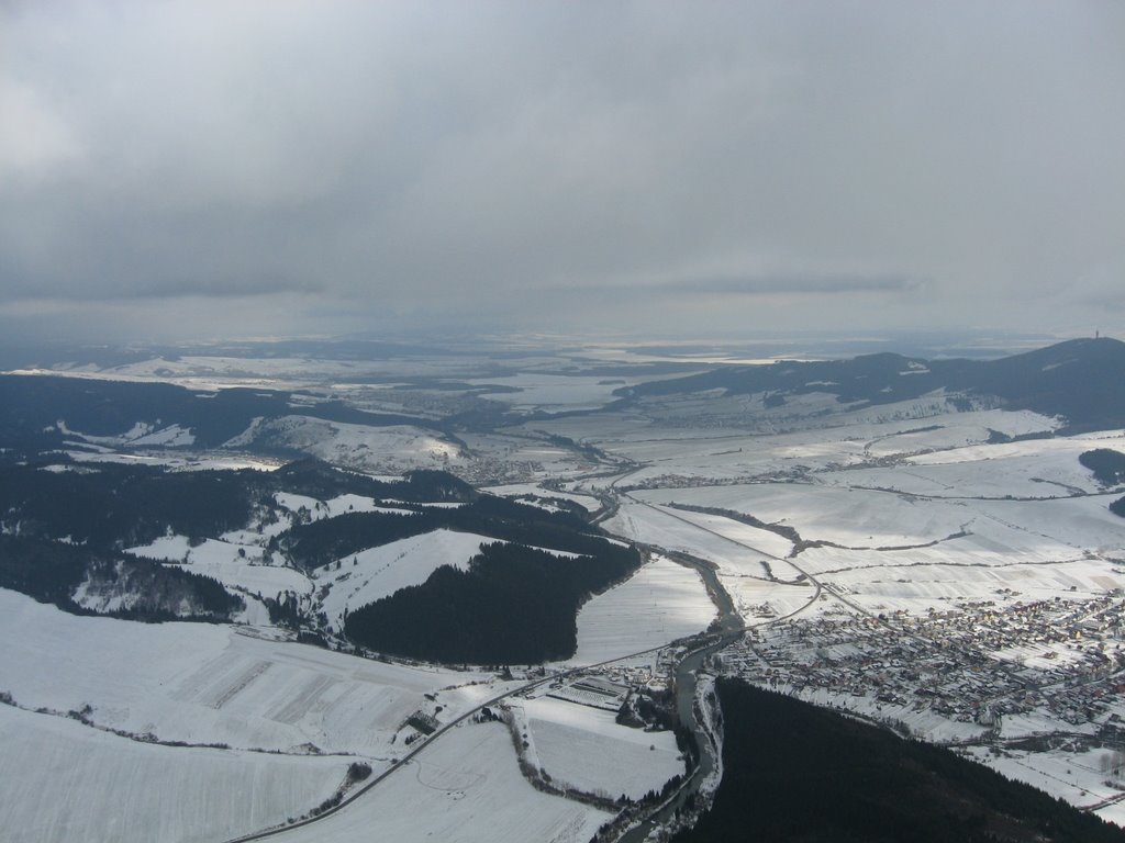 Námestovo a Oravská priehrada (z balóna) by Mirec-speleork.sk