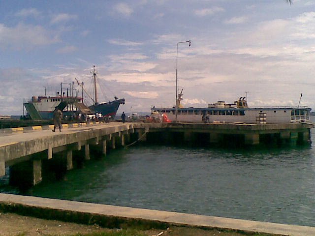 Pelabuhan Banggai by Muh. Nafri Akbar