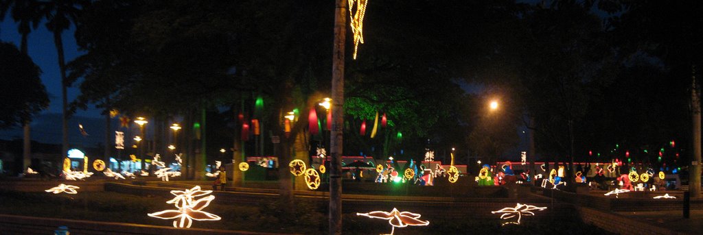 Parque de los Libertadores en Navidad 2007, Villa del Rosario by Miguel Angel Bueno Perez