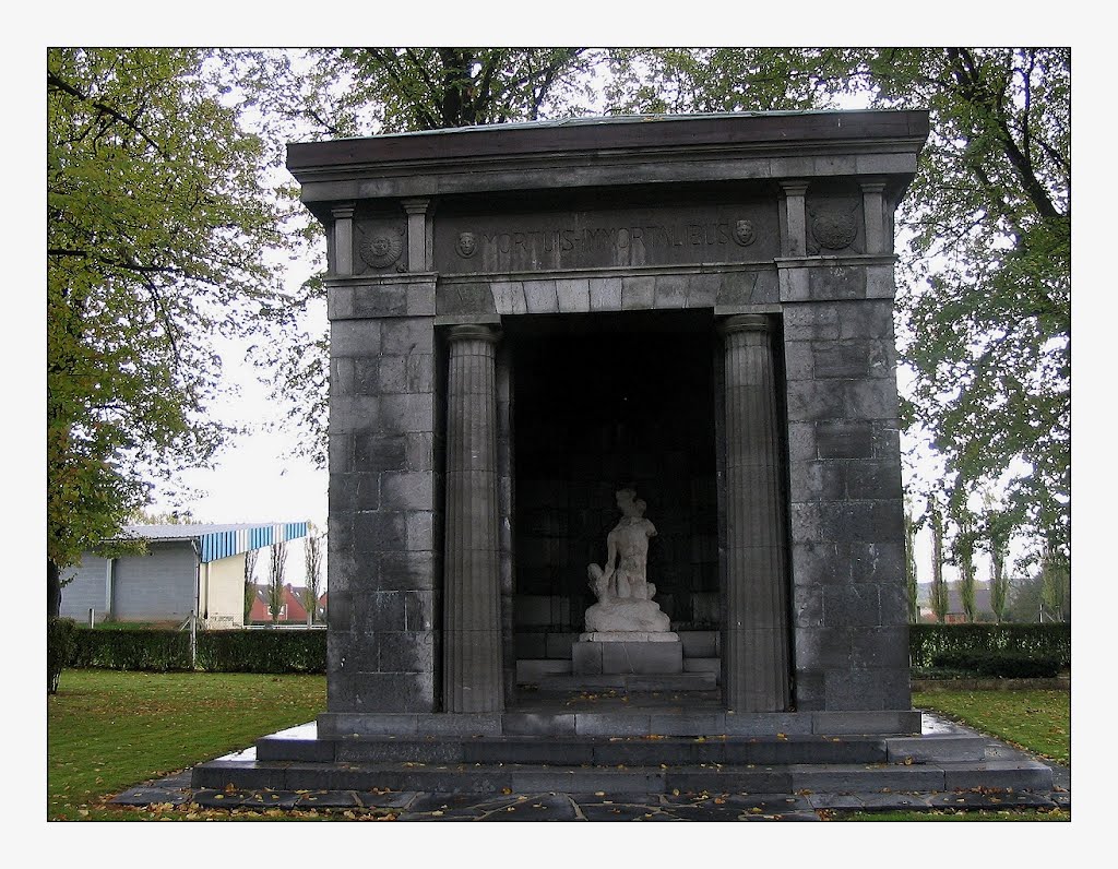 Central Monument - Assevent Cemetery France - Great War Memorial by agracier - NO VIEWS