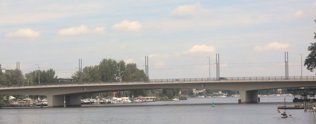 Humboldt-Brücke by Christoph Rohde