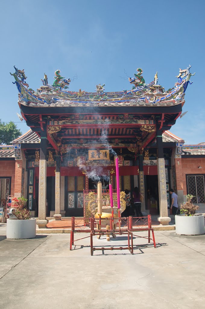 Snake Temple in Sungai Kluang, Bayan Lepas, Penang, Malaysia. by Nicola e Pina Malaysia 2011