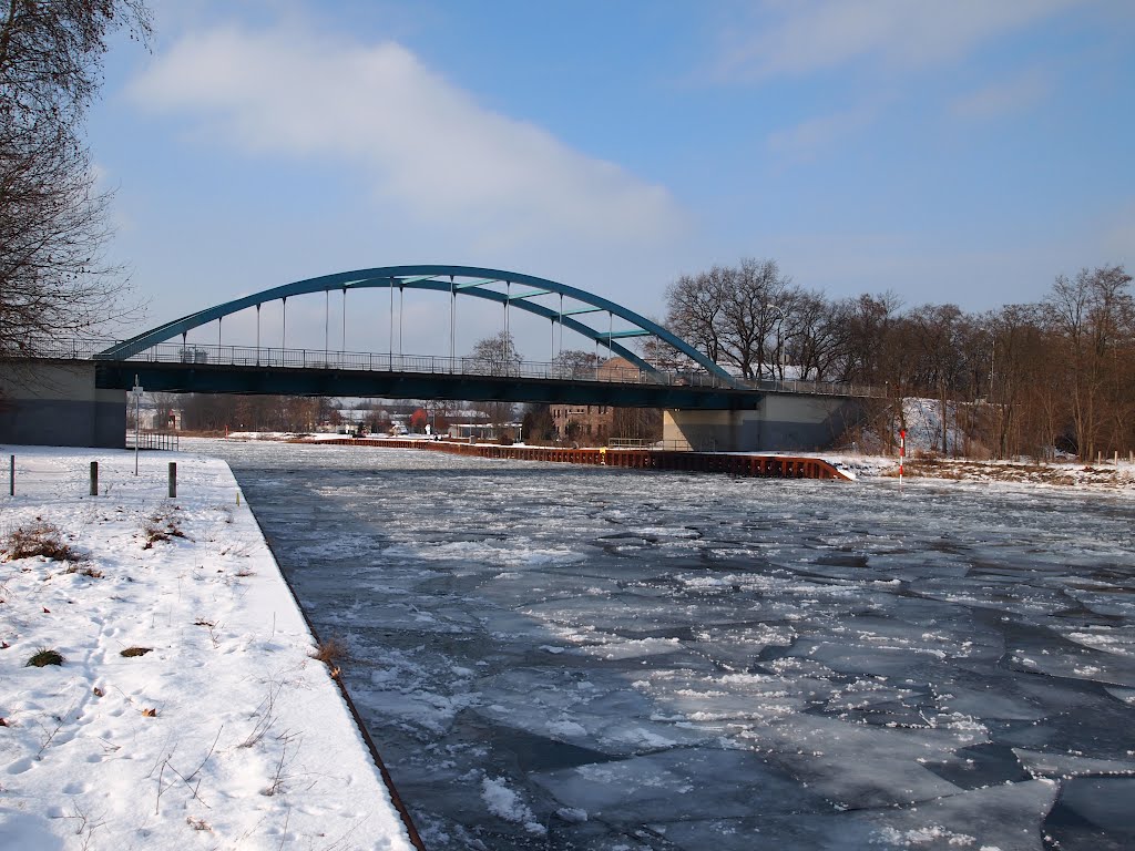 Brielower Brücke in Brandenburg an der Havel im Winter by Höllenhund