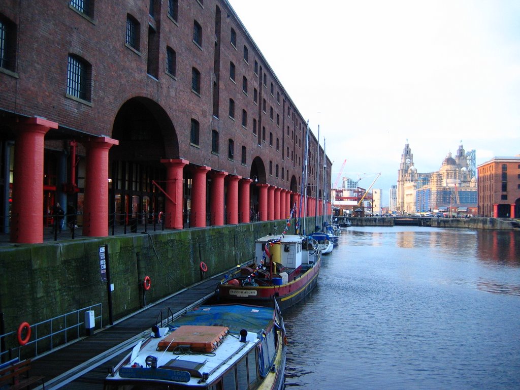 Albert Dock by anielski