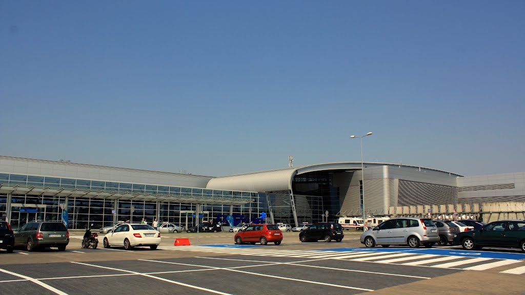 Airport Poznań Ławica by JanKulczak