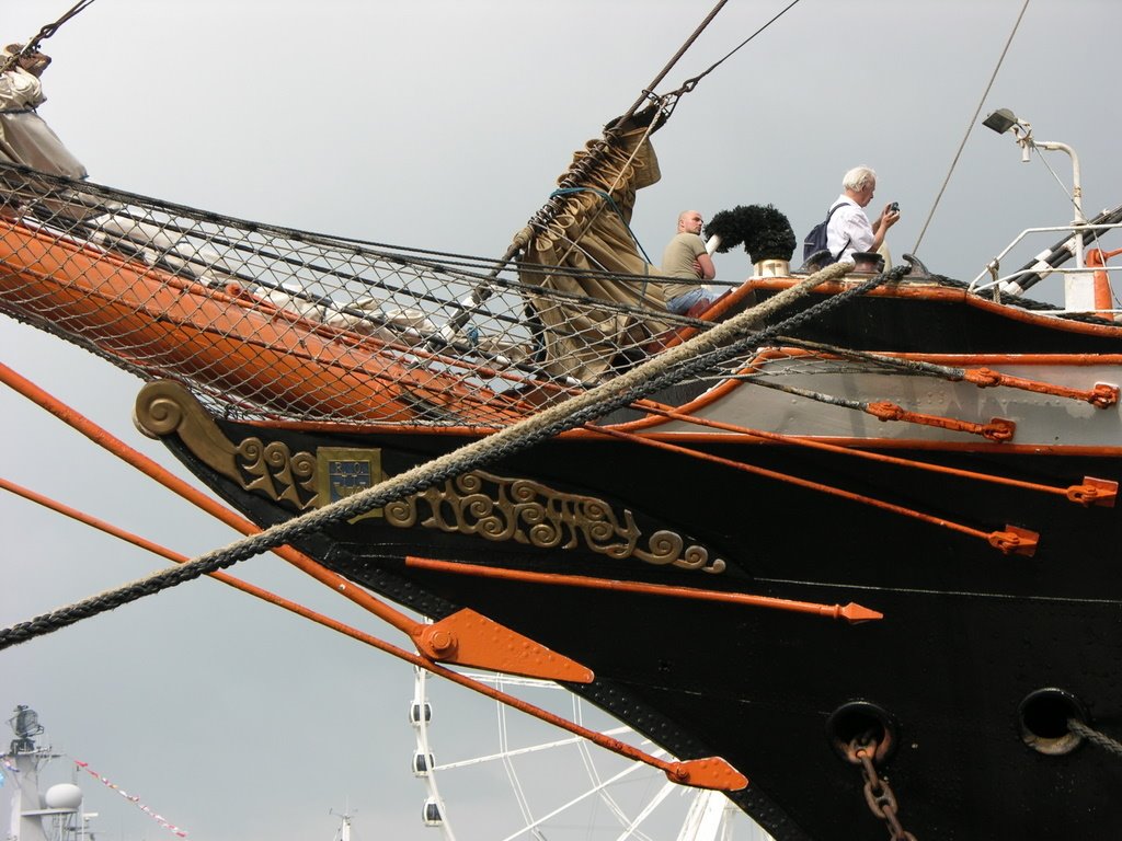 Amsterdam Sail 2005 by Frans van Leeuwen