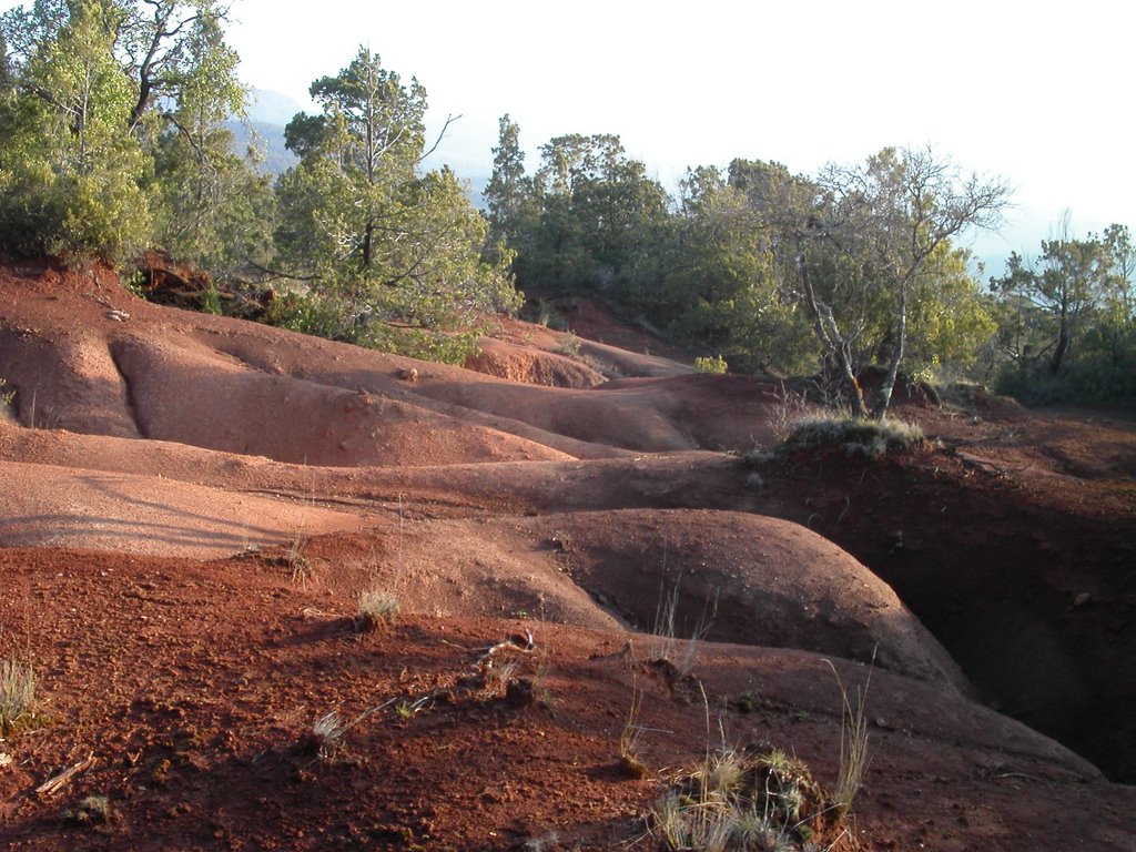 Cerros en Rari con gran presencia de erosion by Néstor del Campo