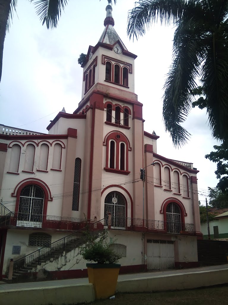 Iglesia Rovira Tolima by Jorge Carvajal Aldana