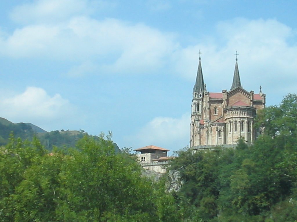 Santuario de Covadonga by Daniel Luiz