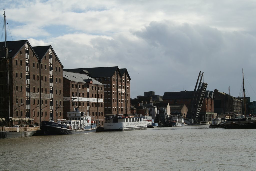 Gloucester docks by ianmajor