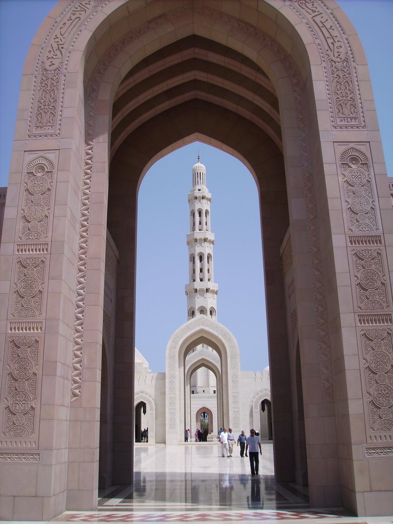 Grand Mosque Masqat april 07 by Romain Kolber