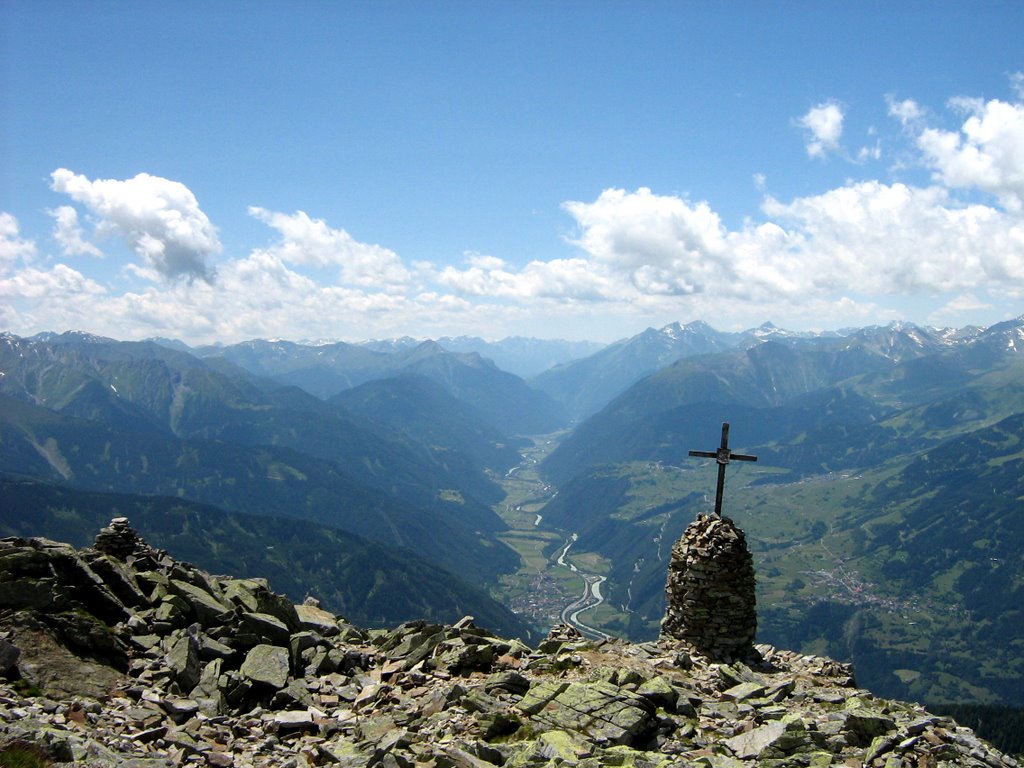 Inntal Richtung Engadin vom Kleinen Aifner by GA39