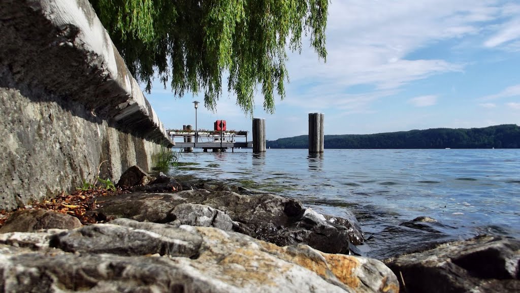 Am Ufer beim Hafen / Sipplingen am Bodensee by Dachsbracke