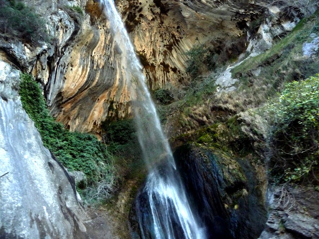 Cascate di Courmes - Provenza - Francia by Ilda Casati