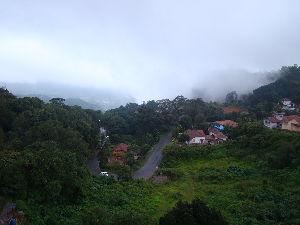 Hill station in the monsoon... by Akshay Yardi