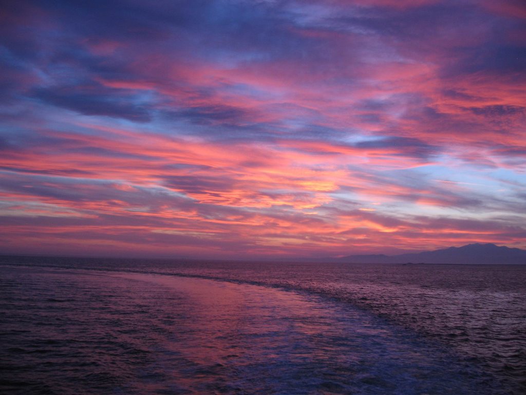 The sky of thasos (view from the ferry) v.2 by Γρηγόρης Δημητριάδης