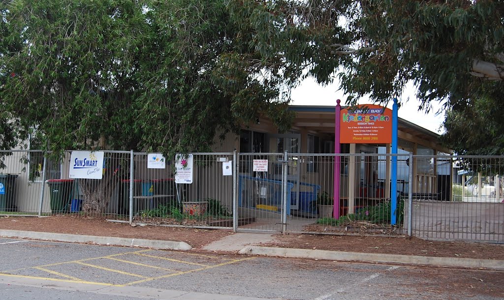 Kindergarten entrance by Phaedrus Fleurieu