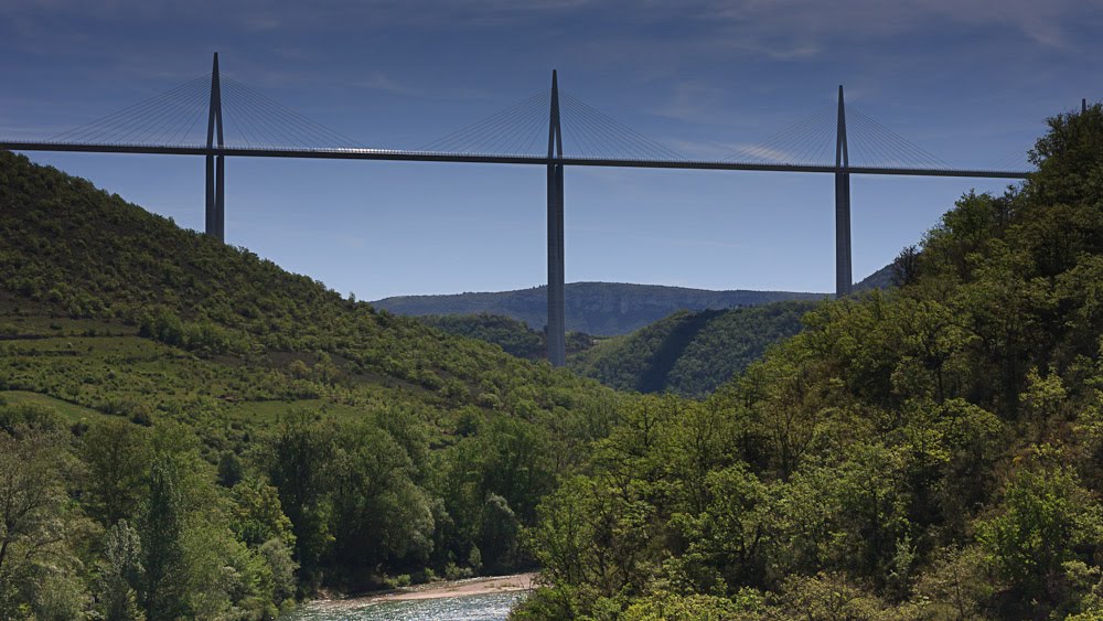 Tarn et Viaduc de Millau by zebostero