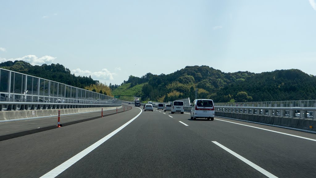 Shin tomei Expressway by ajikawakazu