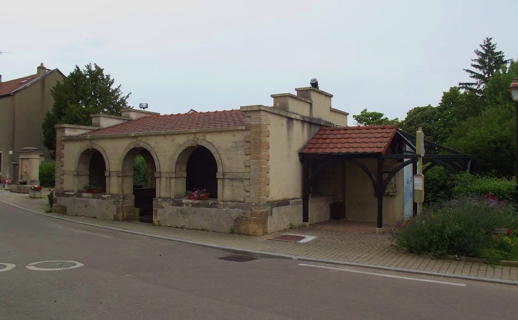 Lavoir _ Corcelles les monts by Téméraire