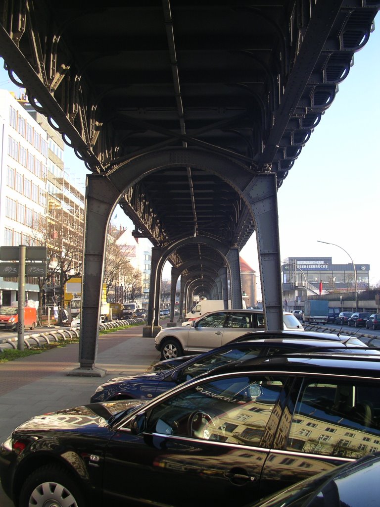 Hamburg: The El-Train - Rödingsmarkt by legalalien