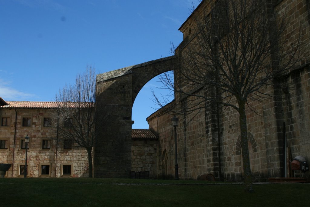 Monasterio de Leyre by petel