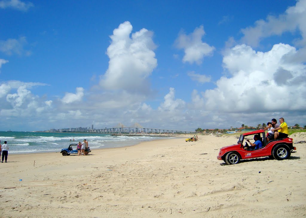 Buggy na praia / Buggy on the beach by Aline Braz