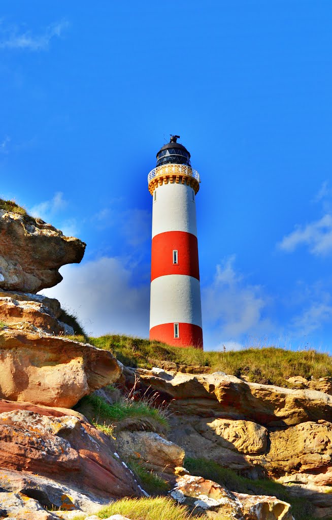 Tarbat ness light house by Ross McEwan