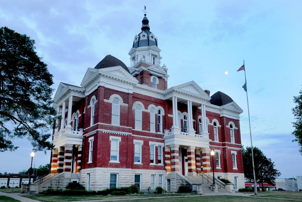 Johnson Co. Courthouse (1888) Tecumseh, NE 6-2012 by TGrier