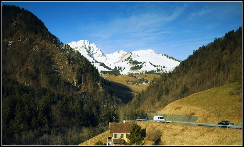 Rossinière, Switzerland by 尼尔伯甲