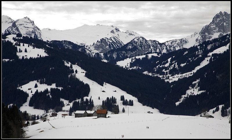 Saanen, Switzerland by 尼尔伯甲