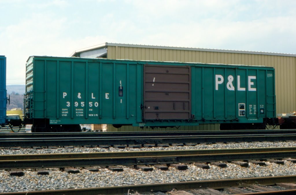 Pittsburgh and Lake Erie Railroad Box Car No. 39550 at Poughkeepsie, NY by Scotch Canadian