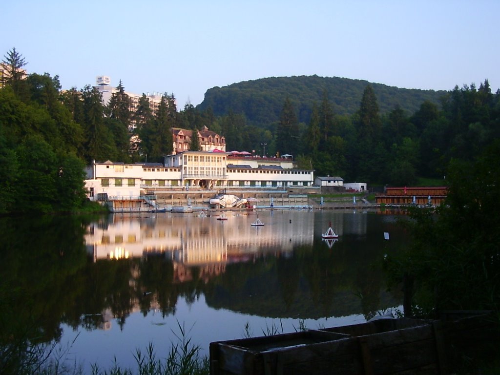 Medve - tó / Lacul Ursu by gerzsu