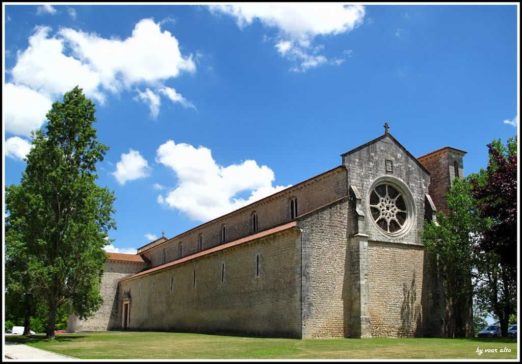 Santarém, Igreja Santa Clara / Church by Voar Alto