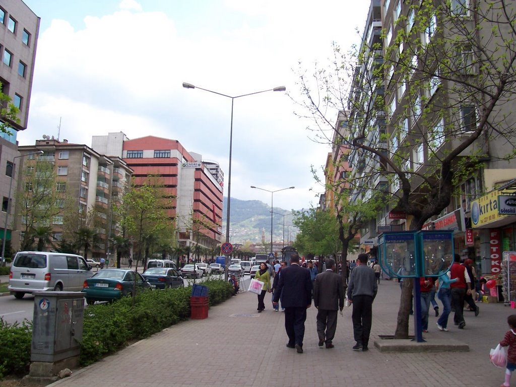 Bursa Fevzi Çakmak Caddesi 2 by Halit YURTSEVER