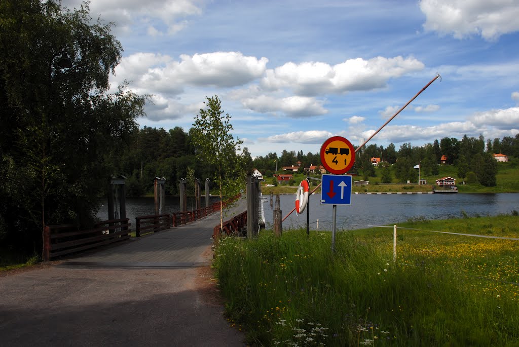 Gagnef Flottbron, Sverige by Amanda Wood