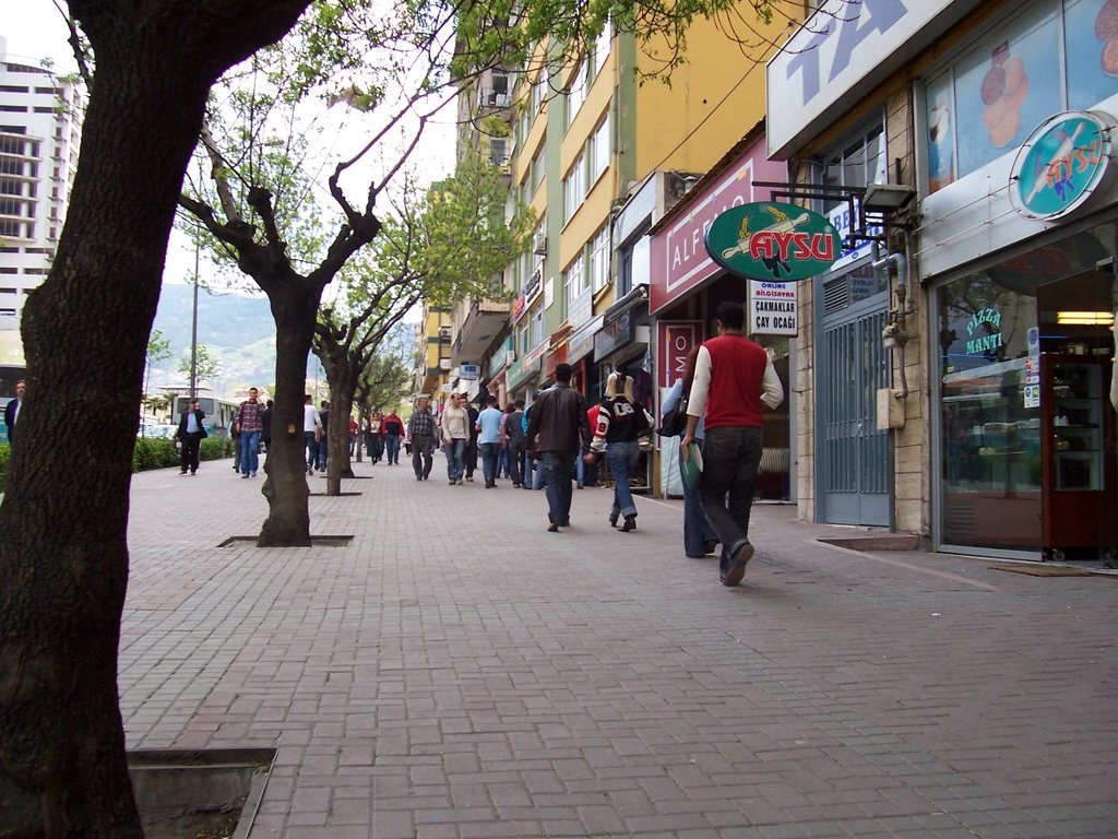 Bursa Fevzi Çakmak Caddesi 3 by Halit YURTSEVER