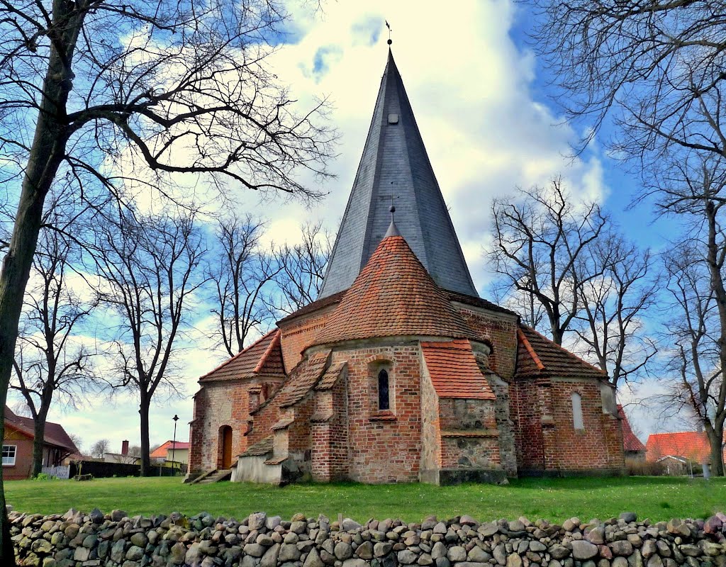 Evangelische Dorfkirche Ludorf by mimi.handorf