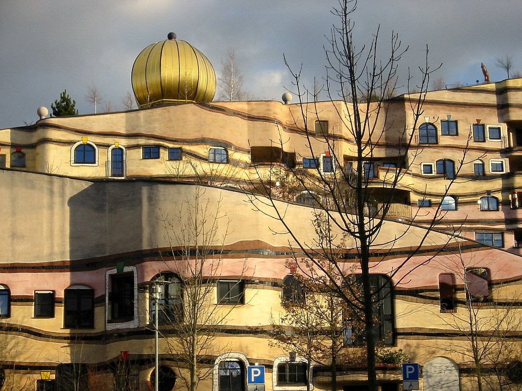 Hundertwasserhaus by Zoran Vi.