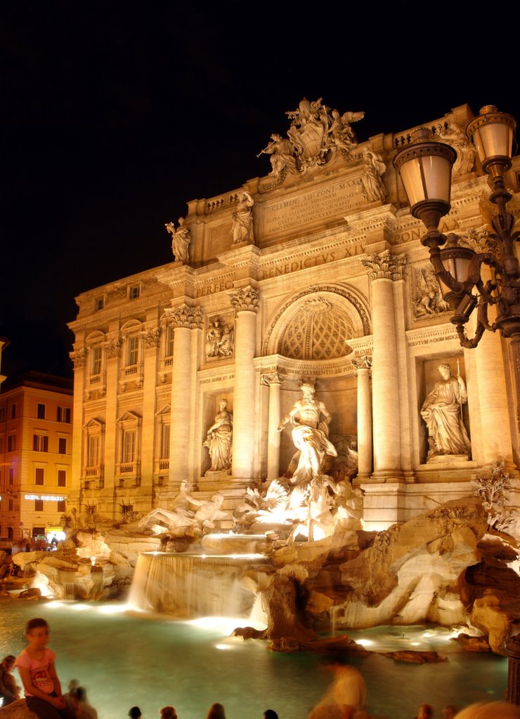 Fontana di Trevi (Notte) by José Fernando Martín…