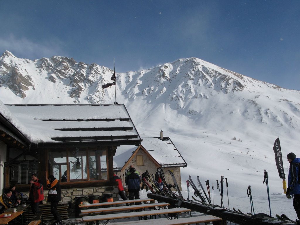 Tonale Rifugio Scorpion 2250m and pista Valbiolo by Zoran Kurelić Rabko