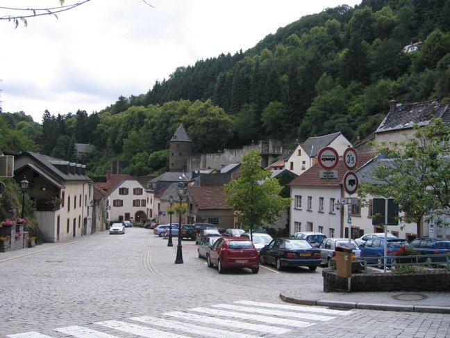 Vianden town by Erik B.