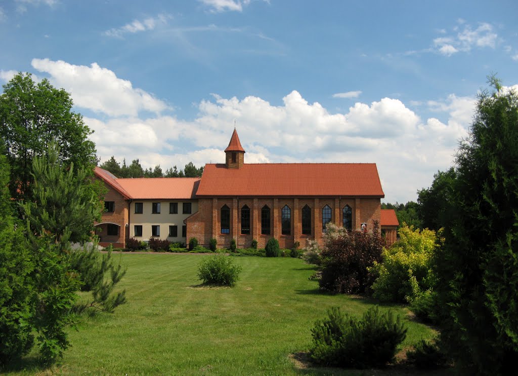 Klasztor dominikanek w Radoniach by Tomek Wasiak