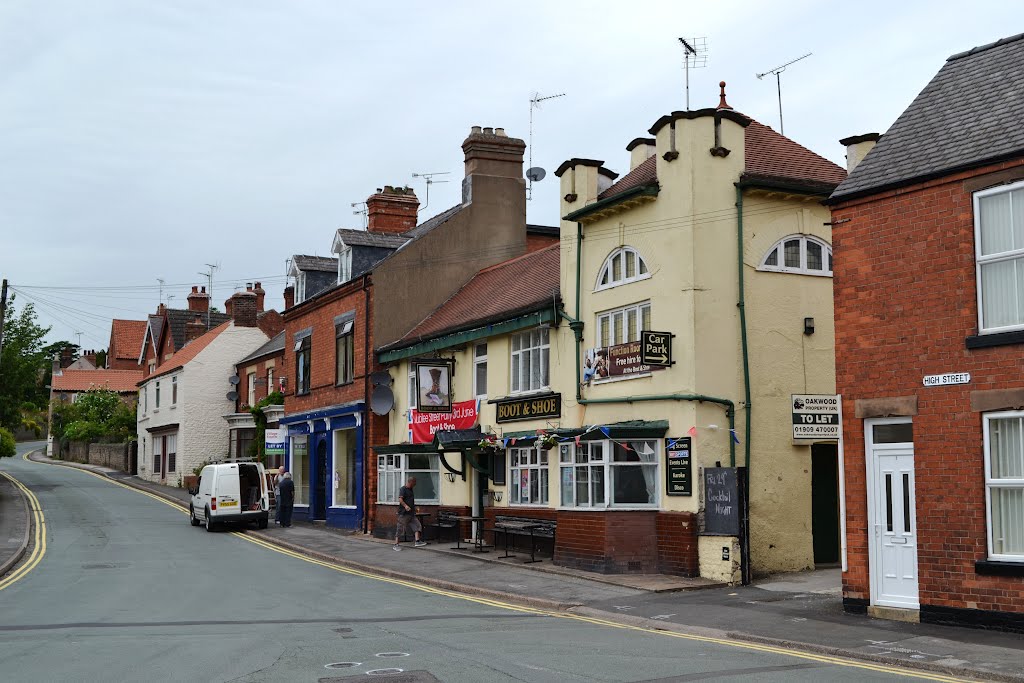 "The Boot and Shoe", High Street, Whitwell by Neil in Sheffield UK