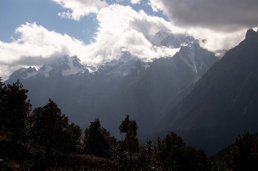 Yulong Xueshan (5600 m), Yunnan by Peter Kesselyak