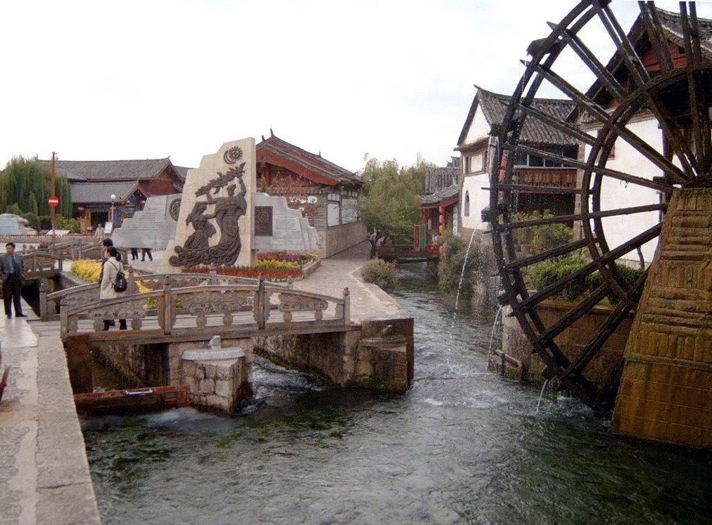 Lijiang - "Venice" of Yunnan by Péter Kesselyák