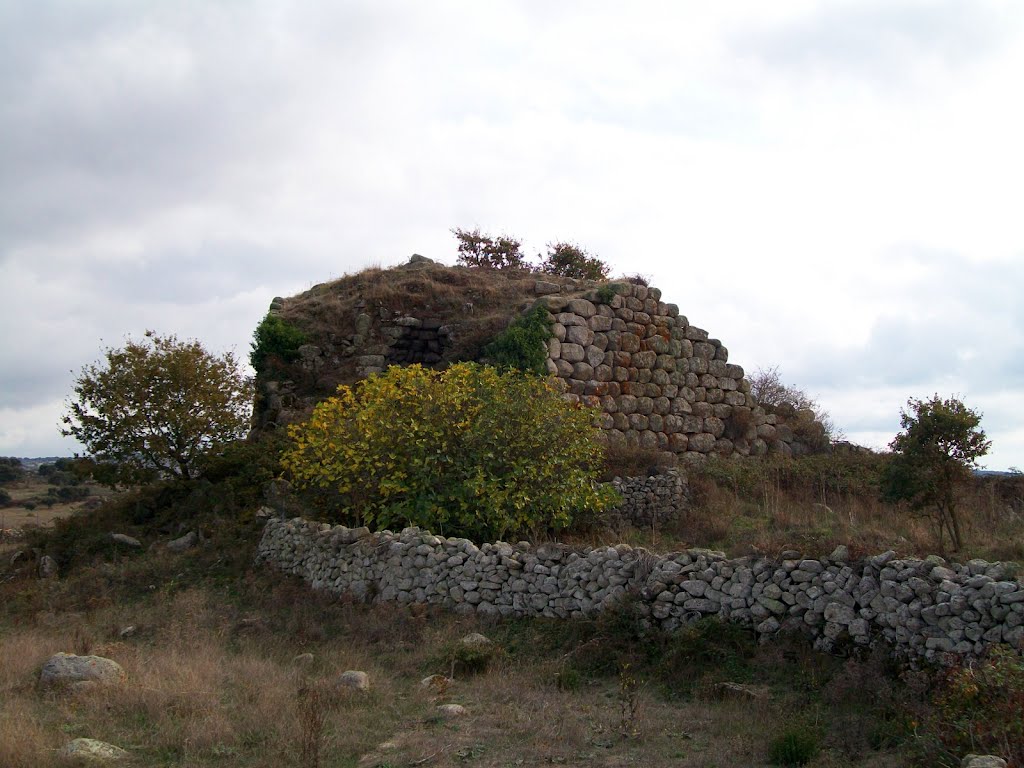 Nuraghe Voes - Nule by Tomboi