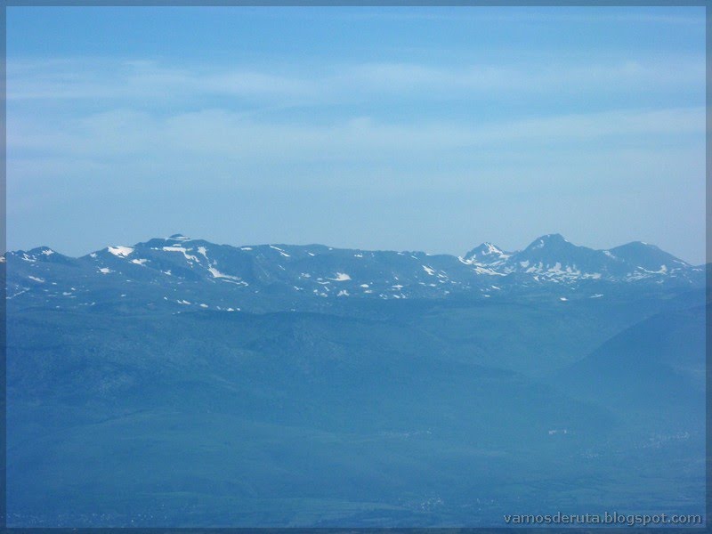 Vistas hacia Pirineos by Vamos de Ruta